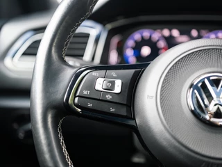 Volkswagen T-Roc Volkswagen T-Roc 2.0 TSI 4Motion Sport R Pano Akra VOL! - afbeelding nr 30