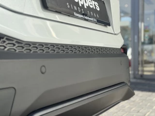 Toyota C-HR Dodenhoekdetectie, Navigatie, Parkeersensoren V + A , All-in Rijklaarprijs - afbeelding nr 15