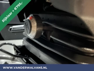 Volkswagen Crafter Volkswagen Crafter 2.0 TDI 140 pk Automaat L4H3 L3H2 RIJKLAAR Euro6 Airco | Camera | Apple Carplay Android Auto, Chauffeursstoel, Stoelverwarming, 3000kg Trekhaak - afbeelding nr 10