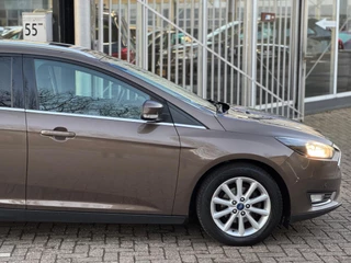 Ford Focus Ford Focus Wagon 1.0 Automaat Dealeronderhouden Volle opties Stuurverwarming Parkeerhulp+sensoren Cruise Navigatie Bluetooth - afbeelding nr 38