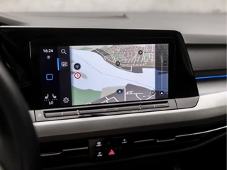 Volkswagen Golf (APPLE CARPLAY, VIRTUAL COCKPIT, GROOT NAVI, KEYLESS, SFEERVERLICHTING, SPORTSTOELEN, STOELVERWARMING, LED KOPLAMPEN, LANE ASSIST, NIEUWSTAAT) - afbeelding nr 24