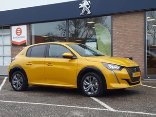 Peugeot e-208 50kWh 136pk 3-fase Allure Pack Apple Carplay & Android Auto | 3D cockpit | Navigatie | Achteruitrijcamera | Parkeersensoren voor&achter | Cruise | LMV