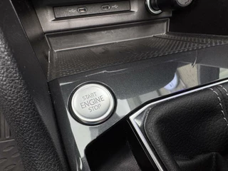 Volkswagen Tiguan Volkswagen Tiguan 1.5 TSI 150pk R-Line 3 x R-Line Pano DSG Camera Keyless Matrix LED 19inch - afbeelding nr 18