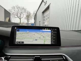 BMW 5 Serie BMW 5 Serie Touring 530e xDrive High Executive | M-Sportpakket | Panorama Dak - afbeelding nr 24