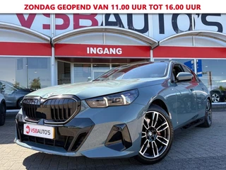 BMW 5 Serie 520I AUT. M SPORTPAKKET PRO PANO-DAK LEER HEAD-UP NAVI CAMERA CARPLAY MEMORY HK SOUND