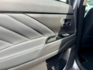 Mitsubishi Outlander Mitsubishi Outlander 2.0 PHEV 4WD INTYLE+ PREMIUM - afbeelding nr 36