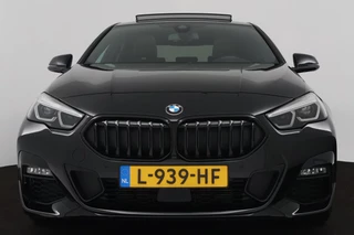 BMW 2 Serie BMW 2-serie Gran Coupé 218i Executive Edition (PANORAMADAK, ACHTERUITRIJCAMERA, PARKEERSENSOREN, STOELVERWARMING, AUTOMAAT) - afbeelding nr 16