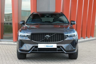 Volvo XC60 Volvo XC60 T6 Recharge AWD R-Design | Longe Range | Panoramadak | Stoelverwarming | 360° Camera | HUD | Trekhaak | Harman / Kardon | Glossy Black - afbeelding nr 2