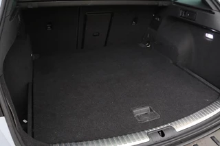 SEAT Leon SEAT Leon 1.5 TSI FR Ultimate Edition Black | Panoramadak |  Stoelverwarming | BEATS Pack | Carplay | Adaptive cruise | Navigatie | Keyless | Full LED - afbeelding nr 17