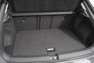 Volkswagen T-Roc Volkswagen T-Roc 1.5 TSI DSG Style | Navigatie | Apple Carplay / Android Auto | Climate Control | Led | Digitale Cockpit | Adaptive Cruise Control | Trekhaak - afbeelding nr 25