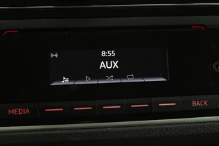 Volkswagen up! Volkswagen Up! 1.0 Take Up! | Airco | Elektrische ramen | Radio |  LED | Honey Yellow Metallic - afbeelding nr 13