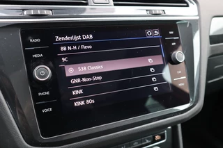 Volkswagen Tiguan Pano / Trekhaak / Massage Stoel / LED / Stoelverwarming / Camera / - afbeelding nr 22