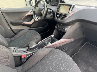Peugeot 2008 130.000km Airco,Navigatie,Panoramadak - afbeelding nr 3