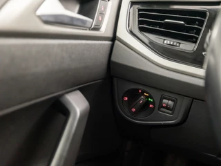 Volkswagen Polo Volkswagen Polo 1.0 TSI Sportline (APPLE CARPLAY, GETINT GLAS, PARKEERSENSOREN, SPORTSTOELEN, ADAPTIVE CRUISE, LED ACHTERLICHTEN, NIEUWE APK, NIEUWSTAAT) - afbeelding nr 23