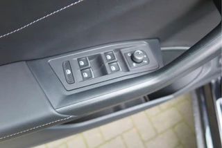 Volkswagen T-Roc Stoelverwarming, Keyless ,Navigatie,etc Fabrieksgarantie t/m 01-2026 - afbeelding nr 61