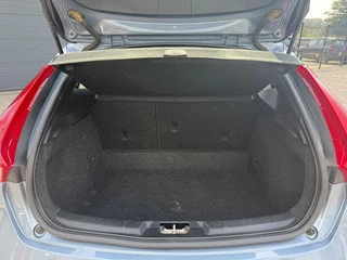 Volvo V40 Volvo V40 2.0 T2 Nordic+ Dealer Onderhouden,Pano,Leder,Navi,Camera,Pdc,Stoelverw,123pk,Clima,Cruise,Lm velgen,N.A.P,6 Bak,Apk tot 06-2026 - afbeelding nr 23