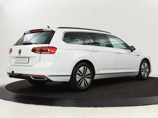 Volkswagen Passat Volkswagen Passat 1.4 TSI PHEV GTE | Adaptive cruise | Trekhaak wegklapbaar | Stoelverwarming |  Navigatie | Full LED - afbeelding nr 38