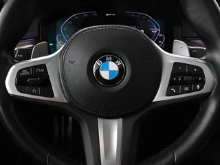 BMW 5 Serie BMW 5-serie 530e iPerformance M-sport | Schuifdak | Camera | Alcantara | Stoelverwarming | Carplay | Elektrische sportstoelen | Full LED | Navigatie | Live Cockpit - afbeelding nr 11
