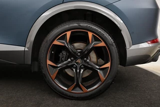 CUPRA Formentor CUPRA Formentor 2.0 TSI VZ | 310pk | Panoramadak | Leder |  360 camera | Stoel & stuurverwarming | Adaptive cruise | Carplay | Keyless | Park Assist - afbeelding nr 37