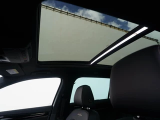Škoda Superb Skoda Superb Combi 1.4 TSI iV 218pk Laurin & Klement | Leder | Panoramadak | 360 Camera | Trekhaak - afbeelding nr 41