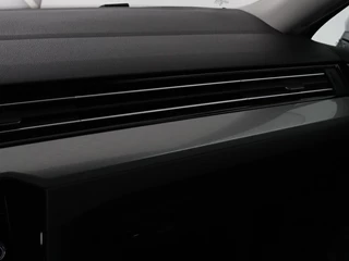 Volkswagen Passat Volkswagen Passat 1.4 TSI PHEV GTE | Adaptive cruise | Trekhaak wegklapbaar | Stoelverwarming |  Navigatie | Full LED - afbeelding nr 29