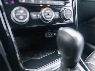 Volkswagen T-Roc Volkswagen T-Roc 2.0 TSI 4Motion Sport Business R Akrapovic - afbeelding nr 40