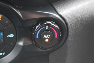 Ford EcoSport Climate control , Cruise control , Bluetooth , Stoelverwarming Hoge zit, Voorruitverwarming - afbeelding nr 21