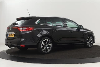 Renault Mégane Renault Mégane 1.2 TCe Bose | Trekhaak | Navigatie | Camera |  Half leder | Keyless | Dodehoek detectie | Massage | Cruise control | Climate control - afbeelding nr 30