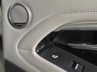 Land Rover Range Rover Evoque Land Rover Range Rover Evoque 2.0 D150 AWD SE R Dynamic | Pano | massage | 360 camera | CarPlay | Meridian - afbeelding nr 16