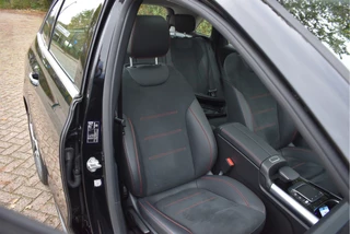 Mercedes-Benz B-Klasse Mercedes-Benz B-Klasse 250 e AMG Line | Open dak | Sfeerverl | DAB | Carbon | Carplay | Stoelverw | Full LED | AMG Velgen - afbeelding nr 38