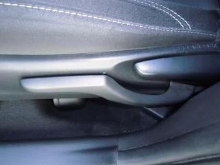 Toyota Yaris Toyota Yaris 1.5 Hybrid Dynamic Automaat two-tone-camera-pdc - afbeelding nr 16