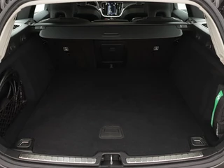 Volvo V60 Volvo V60 2.0 T6 AWD Essential Edition | Adaptive Cruise | Stoelverwarming - afbeelding nr 15