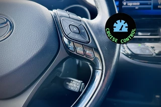 Toyota C-HR Toyota C-HR 1.2 Executive / CAMERA / TREKHAAK / CLIMA - afbeelding nr 17