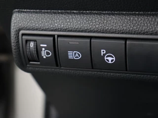 Toyota Corolla Toyota Corolla 1.8 Hybrid GR-Sport | Trekhaak | Stoelverwarming |  Adaptive cruise | Camera | Carplay | Sportstoelen | Full LED | Park Assist | Keyless - afbeelding nr 20