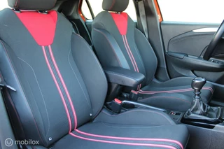 Opel Corsa Opel Corsa 1.2 GS Line 100 PK, Sport stoelen, Cruise, App connect, Navi, Airco, 16 inch Lmv. - afbeelding nr 9