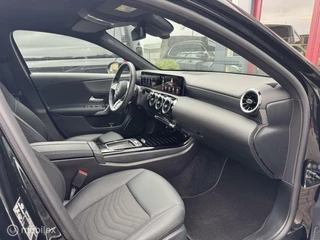 Mercedes-Benz A-Klasse Mercedes A-klasse 180 Luxury Line / Navigatie / Camera / Etc - afbeelding nr 8