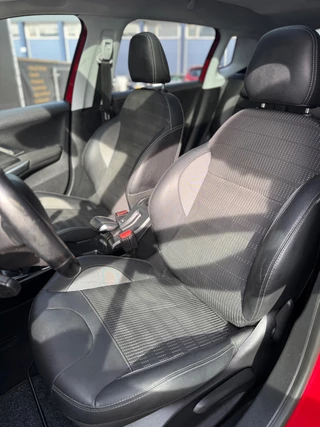 Peugeot 2008 Peugeot 2008 1.2 PureTech Allure - afbeelding nr 30