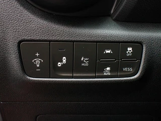 Hyundai Kona Hyundai Kona EV Premium 64 kWh | Verlaagd | Trekhaak tbv fietsendrager - afbeelding nr 24