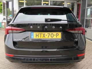Škoda Octavia Škoda Octavia Combi 1.4 TSI 204pk IV PHEV Business Edition / Stoel & stuurwiel verwarming / Navi / Led / 18 Inch / BOVAG garantie - afbeelding nr 15