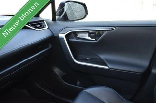 Toyota RAV4 Toyota RAV4 2.5 Hybrid Style Two Tone NAVIGATIE/CAMERA/STUURW/STOELVW/ETC.! - afbeelding nr 26