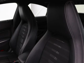 Mercedes-Benz CLA Mercedes-Benz CLA-klasse 180 Urban | Stoelverwarming | Sportstoelen |  Navigatie | Park Assist | Full LED | Half leder | Cruise control | Airco | Bluetooth - afbeelding nr 6