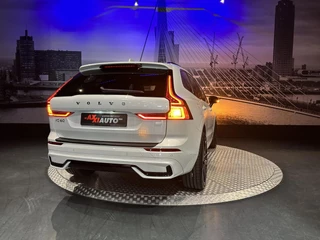 Volvo XC60 Volvo XC60 2.0 T6 Plug-in hybrid AWD Plus Dark *Pano*HKSound*Leder*Memory* - afbeelding nr 10