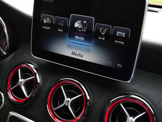 Mercedes-Benz CLA Mercedes-Benz CLA Shooting Brake 180 automaat / 45 AMG Ed. 1 / OrangeArt / LED - afbeelding nr 20