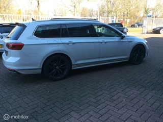 Volkswagen Passat Volkswagen Passat Variant 2.0 TSI R-Line Business + Panorama Leder - afbeelding nr 4