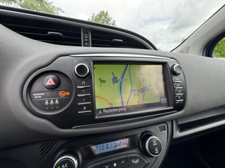 Toyota Yaris Toyota Yaris 1.5 VVT-i Aspiration DEALER ONDERHOUDEN / NL AUTO / CAMERA / NAVIGATIE / BLUETOOTH / VOLLE TANK - afbeelding nr 18