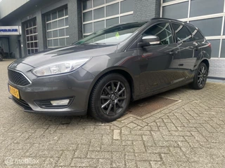 Ford Focus - 163331718-0