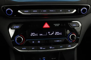 Hyundai IONIQ Hyundai IONIQ 1.6 GDi i-Motion | Adaptive cruise | Camera |  Navigatie | Climate control | PDC | Bluetooth | DAB | LED - afbeelding nr 21