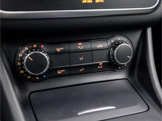Mercedes-Benz CLA Mercedes-Benz CLA Shooting Brake 180 Sport Automaat (NAVIGATIE, LEDER, STOELVERWARMING, GETINT GLAS, SPORTSTOELEN, PARKEERSENSOREN, CRUISE, BLUETOOTH, NIEUWE APK, NIEUWSTAAT) - afbeelding nr 11