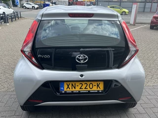 Toyota Aygo Toyota Aygo Automaat 1.0 VVT-i x-play | AIRCO | CAMERA | Lage km-stand | - afbeelding nr 14