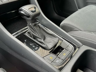 Škoda Karoq Skoda Karoq 1.5 TSI Sportline Automaat | Panoramadak | LED | Stoelverwarming | Adaptieve cruise control | Dode hoek detectie | Trekhaak uitklapbaar | Canton HiFi | Elektrisch bedienbare achterklep | Parkeersensoren voor en achter | Achteruitrijcamera - afbeelding nr 39
